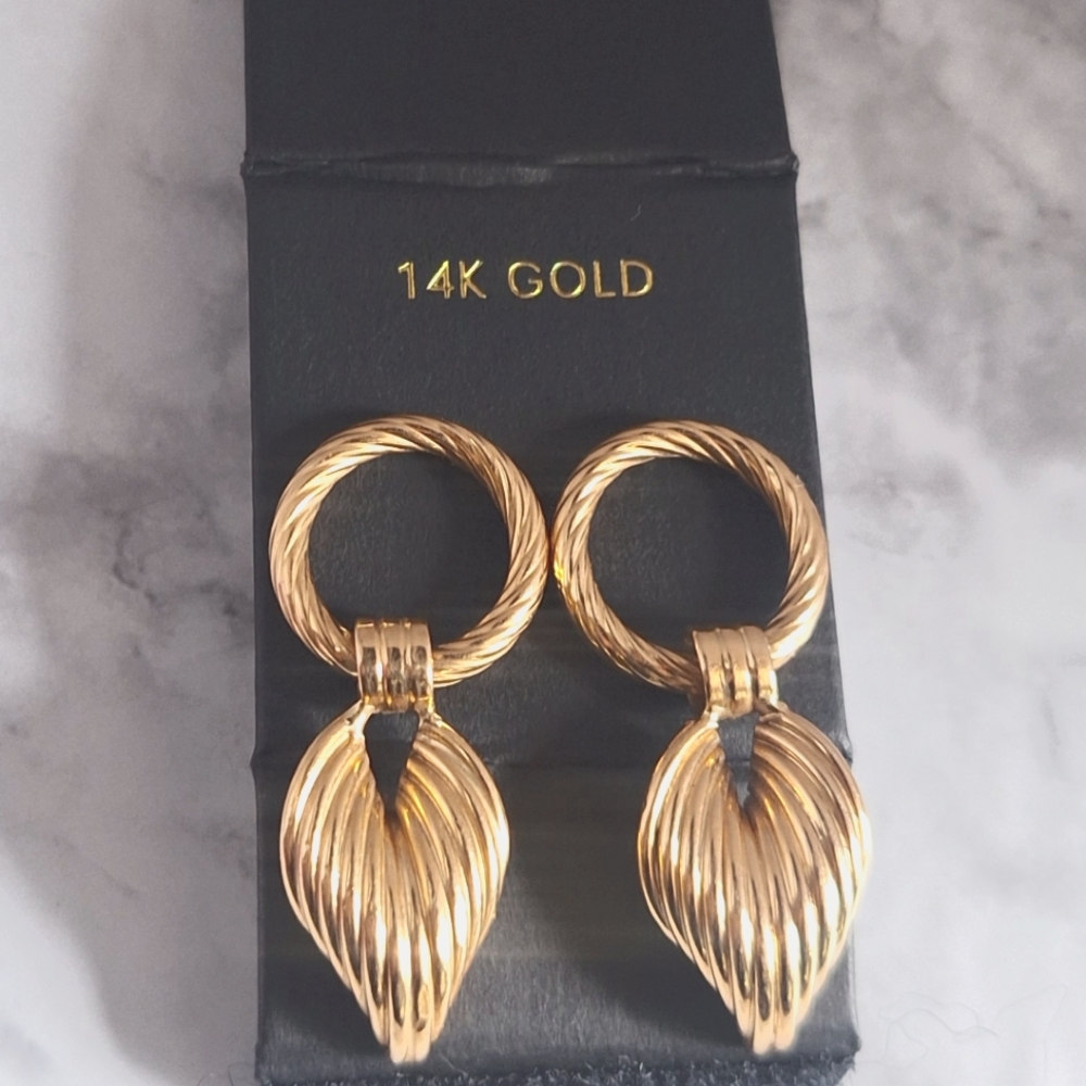 Vintage Earrings In 14k Yellow Gold - Picture 14 of 15